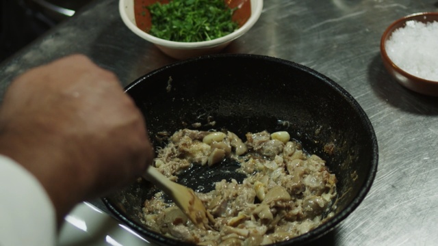 Video Reference: Dish, Food, Cuisine, Ingredient, Produce, Recipe, Steamed rice, Meat