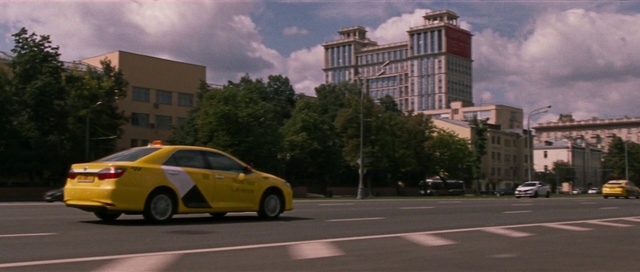 Video Reference: Vehicle, Taxi, Car, Mid-size car, Yellow, Mode of transport, Traffic, Asphalt, City car, Lane