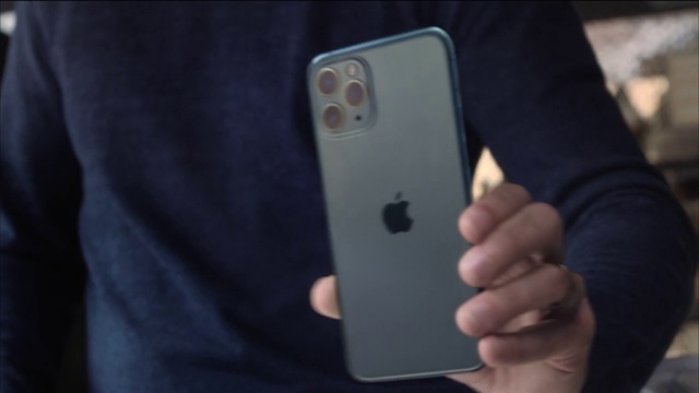 Video Reference: Gadget, Mobile phone, Smartphone, Communication Device, Electronic device, Portable communications device, Technology, Feature phone, Material property, Hand