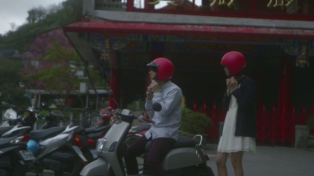 Video Reference: Fun, Leisure, Vehicle, Scooter, Temple, Style