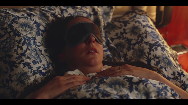 Video Reference: Human, Adaptation, Room, Child, Glasses