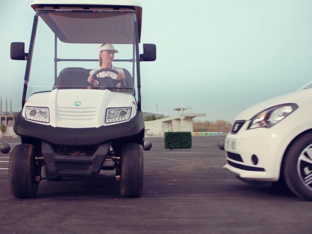 Video Reference: Land vehicle, Vehicle, Golf cart, Motor vehicle, Car, Transport, Mode of transport, Automotive wheel system, Wheel, Electric car