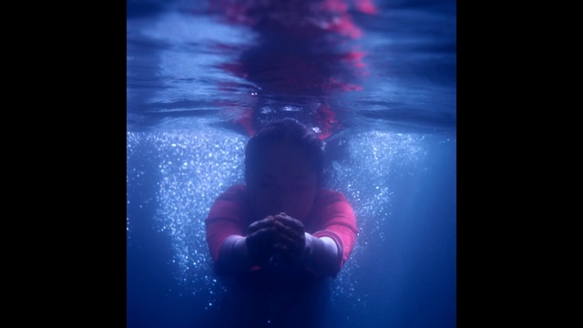 Video Reference: blue, water, underwater, light, fun, darkness, Person