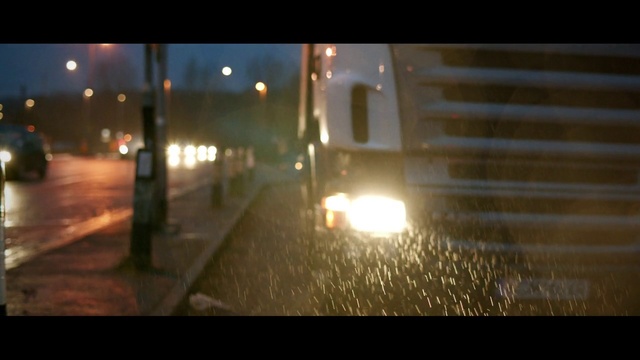 Video Reference: Mode of transport, Light, Automotive lighting, Night, Lighting, Street light, Morning, Rain, Headlamp, Evening