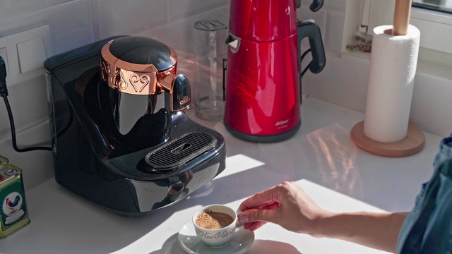 Video Reference: Small appliance, Home appliance, Drip coffee maker, Coffee percolator, Coffeemaker, Kitchen appliance, Instant coffee, Vacuum flask, Espresso machine, Cup