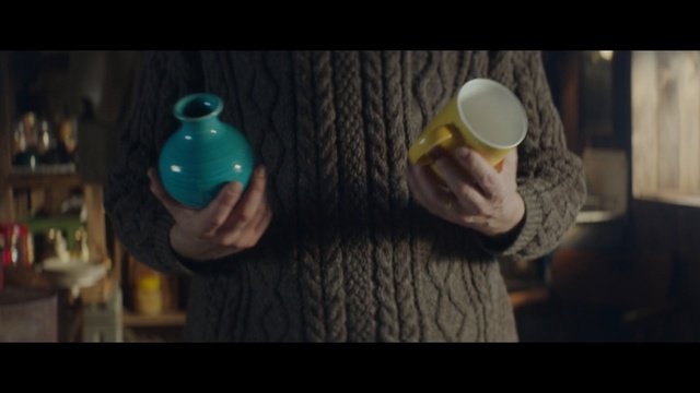 Video Reference: Blue, Product, Yellow, Photography, Eye, Still life photography, Hand, Drinkware, Tableware, Still life
