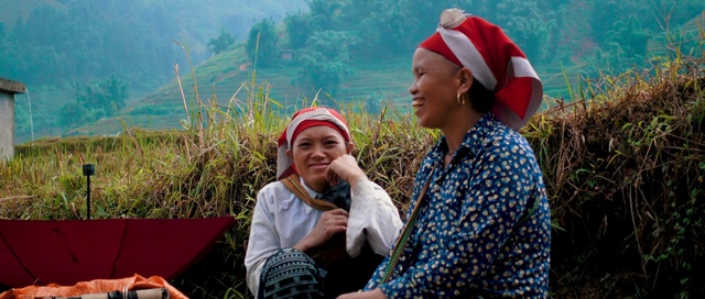 Video Reference: People, Adaptation, Smile, Rural area, Hill station, Plant, Travel, Happy, Plantation, Leisure