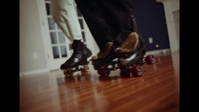 Video Reference: Wheel, Roller skates, Wood, Flooring, Roller skating, Floor, Roller sport, Knee, Hardwood, Tire