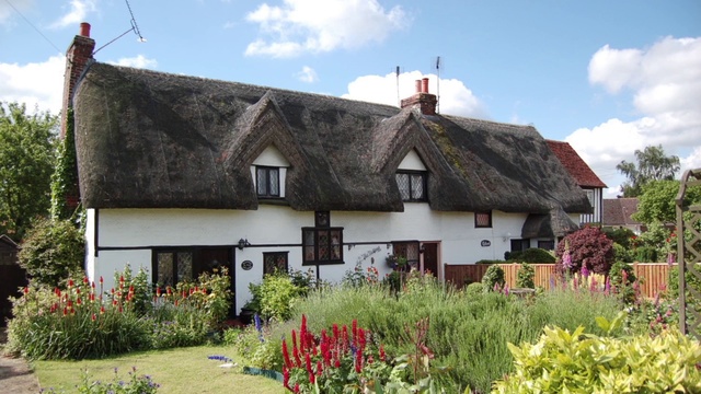 Video Reference: Cottage, Property, Thatching, House, Building, Farmhouse, Home, Roof, Real estate, Rural area