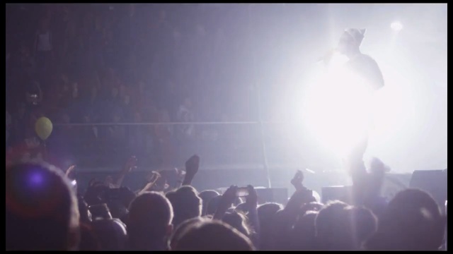 Video Reference: Performance, Entertainment, Rock concert, Concert, Crowd, Performing arts, Light, Music, Event, Public event, Person