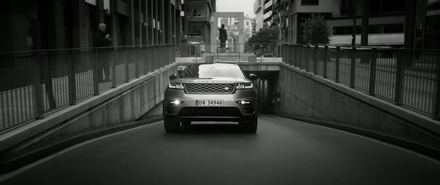 Video Reference: Land vehicle, Vehicle, Car, Automotive design, Sport utility vehicle, Range rover, Mid-size car, Range rover evoque