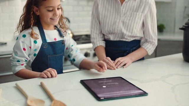 Video Reference: Learning, Technology, Gadget, Job, Tablet computer, Electronic device, Student, Education, Play, Ipad