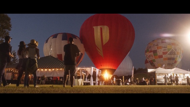 Video Reference: hot air ballooning, hot air balloon, balloon, tourism, sky, recreation, fun, Person