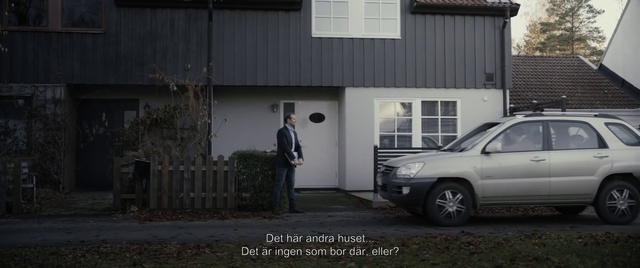 Video Reference: Land vehicle, Vehicle, Car, Luxury vehicle, Sport utility vehicle, Family car, Minivan, Crossover suv, Automotive fog light, Asphalt