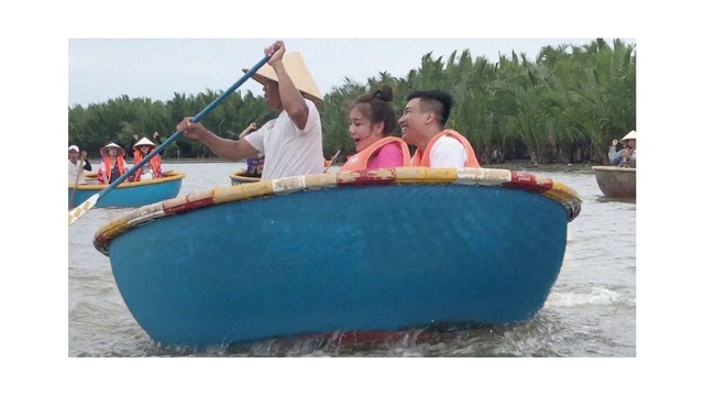 Video Reference: Water transportation, Vehicle, Fun, Recreation, Leisure, Boat, Boats and boating--Equipment and supplies, Boating, Vacation, Watercraft