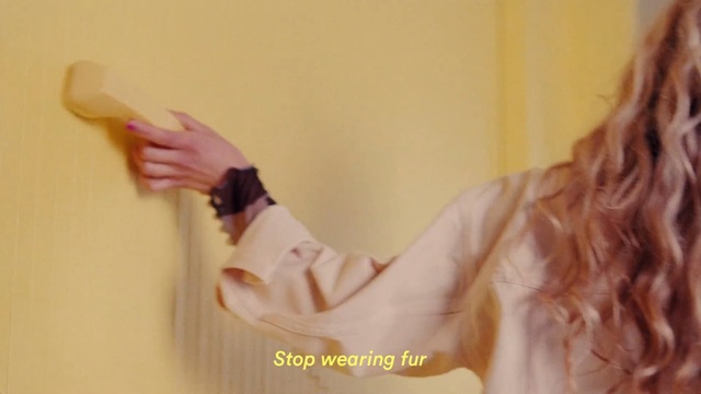 Video Reference: Hair, Pink, Hairstyle, Long hair, Skin, Yellow, Wall, Hand, Arm, Finger