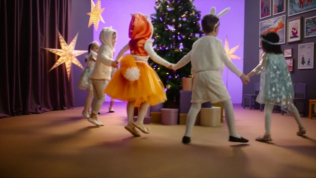 Video Reference: Dancer, Dance, Performance, Event, Performing arts, Fun, Purple, Performance art, Choreography, Musical theatre