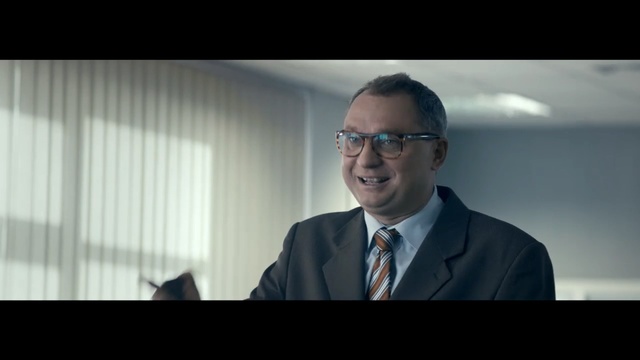 Video Reference: Eyewear, Suit, White-collar worker, Gentleman, Formal wear, Tie, Vision care, Public speaking, Male, Official, Person