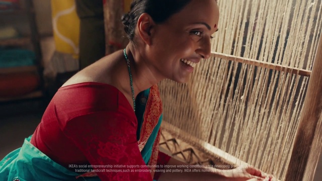 Video Reference: Neck, Abdomen, Black hair, Human, Arm, Trunk, Human body, Smile, Photography, Adaptation