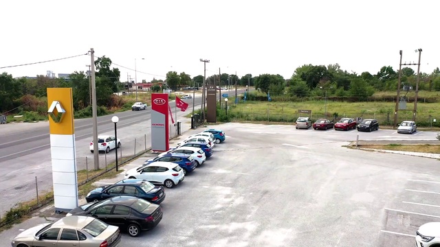 Video Reference: Automotive parking light, Car, Land vehicle, Wheel, Vehicle, Sky, Motor vehicle, Plant, Tire, Automotive lighting