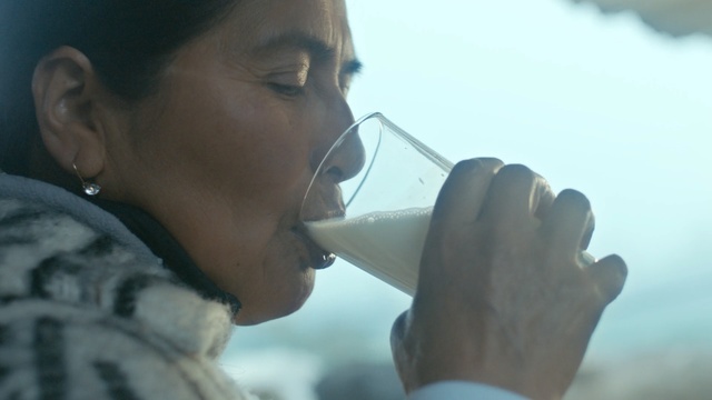 Video Reference: Water, Drinking, Nose, Lip, Drinking water, Milk, Drink, Mouth, Child, Dairy