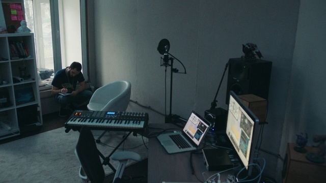 Video Reference: Electronic keyboard, Musical instrument, Electronic instrument, Studio, Musical keyboard, Digital piano, Keyboard player, Electronic musical instrument, Music workstation, Music