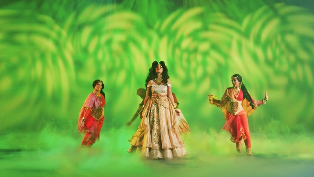 Video Reference: People in nature, Performing arts, Entertainment, Dance, Event, Folk dance, Theatrical scenery, Performance, Performance art, Concert dance