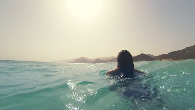 Video Reference: Water, Sea, Wave, Sky, Ocean, Wind wave, Fun, Surfing, Vacation, Beach