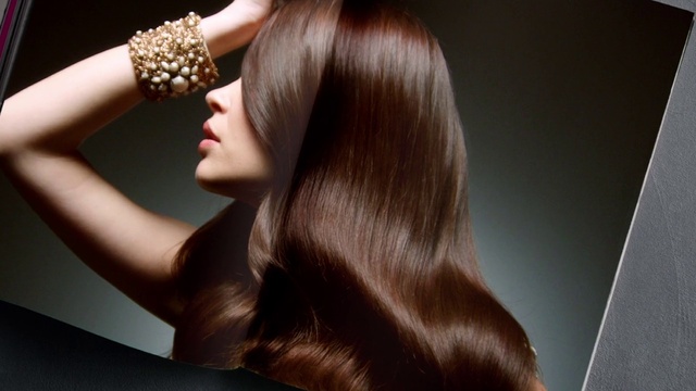 Video Reference: Hair, Hairstyle, Hair coloring, Long hair, Beauty, Brown hair, Skin, Brown, Human, Hand