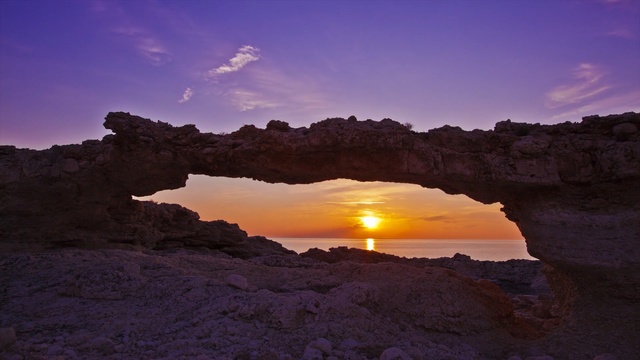 Video Reference: sky, sunrise, geological phenomenon, rock, horizon, formation, morning, dawn, badlands, sunset