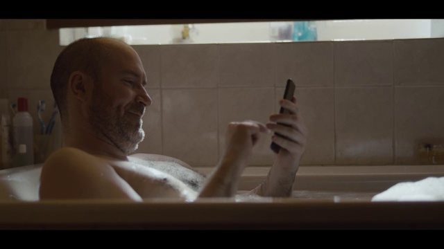 Video Reference: Bathing, Nose, Snapshot, Bathtub, Arm, Hand, Finger, Leg, Barechested, Photography