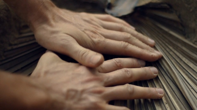 Video Reference: Finger, Hand, Nail, Gesture, Flesh, Thumb, Holding hands