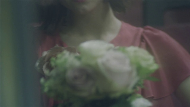 Video Reference: Green, Flower, Floral design, Floristry, Rose, Flower Arranging, Plant, Mouth, Bouquet, Rose family