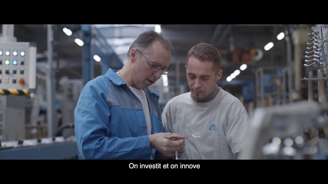 Video Reference: Facial expression, People, Product, Snapshot, Arm, Conversation, Human, Organ, Photo caption, Fun