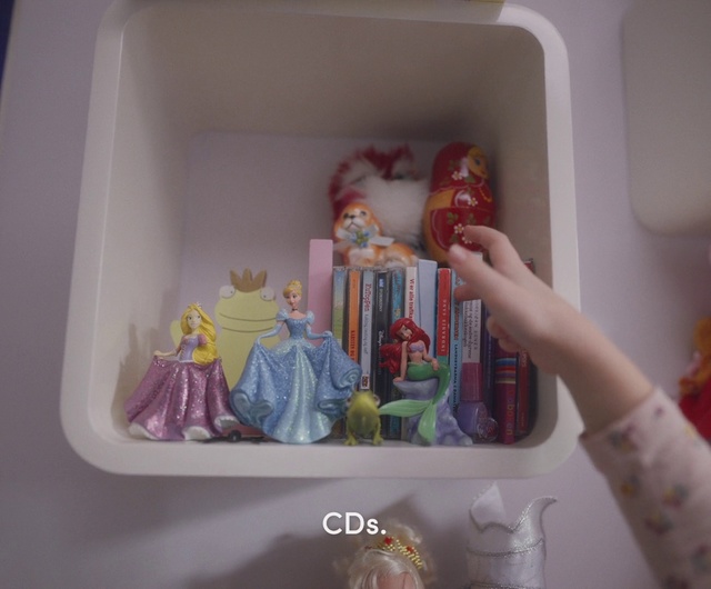 Video Reference: Toy, Room, Playset, Refrigerator