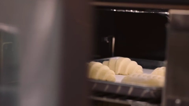 Video Reference: Room, Hand, Photography, Baking, Food, Kitchen appliance, Furniture, Comfort food, Cuisine