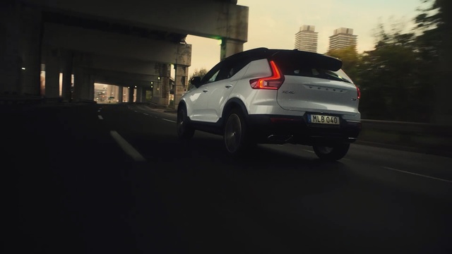 Video Reference: car, motor vehicle, road, vehicle, transport, infrastructure, automotive design, mode of transport, light, road trip, Person