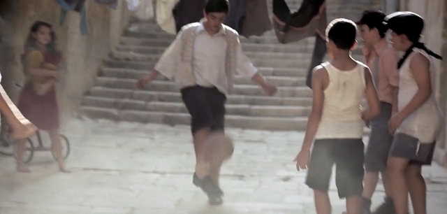 Video Reference: fashion model, fashion, human, runway, girl, fashion design