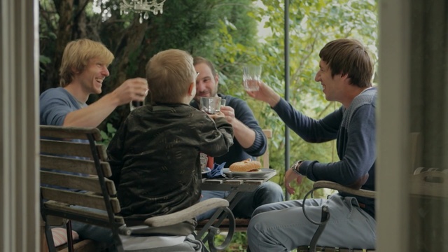 Video Reference: Sitting, Botany, Sharing, Tree, Conversation, Leisure, Fun, Adaptation, Event, Photography