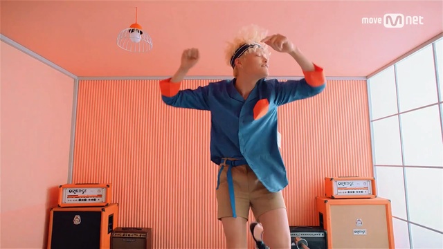 Video Reference: blue, red, pink, room, shoulder, standing, girl, fun, design, muscle