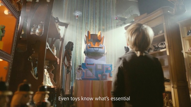 Video Reference: boutique, display window