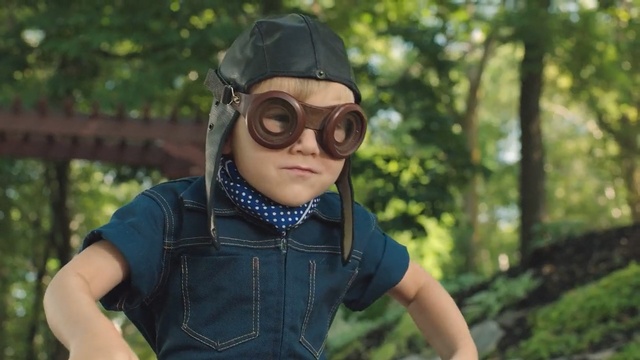 Video Reference: Cool, Glasses, Personal protective equipment, Goggles, Animation, Eyewear, Headgear, Photography, Screenshot, Action figure