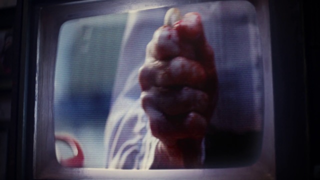 Video Reference: Finger, Hand, Flesh, Muscle, Organism, Jaw, Thumb, Window