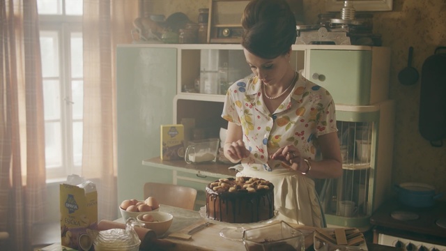 Video Reference: Baking, Room, Pottery, Cooking, Visual arts, Art