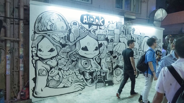 Video Reference: Street art, Art, Wall, Graffiti, Street, Mural, Black-and-white, Illustration, City, Drawing