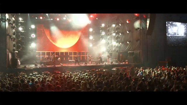 Video Reference: Performance, Stage, Entertainment, Rock concert, Concert, Crowd, Performing arts, Event, Audience, Public event