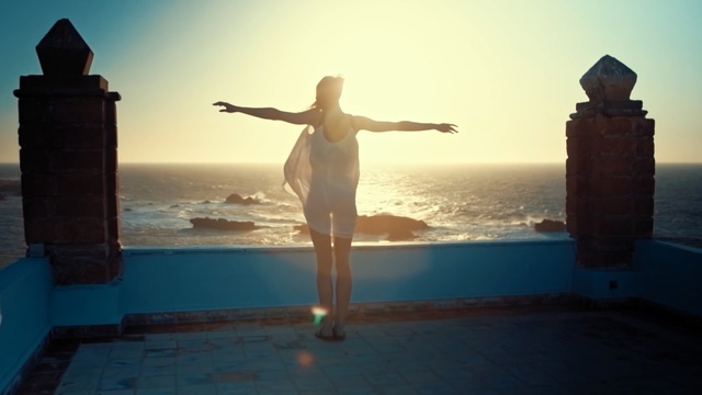 Video Reference: Sky, Standing, Horizon, Sea, Morning, Sunlight, Water, Happy, Fun, Calm