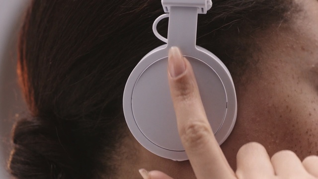 Video Reference: Hand, Ear