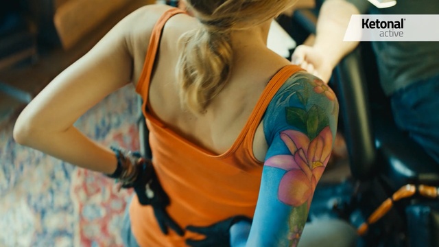 Video Reference: Shoulder, Arm, Joint, Human body, Back, Trunk, Abdomen, Chest, Photography, Hip, Person