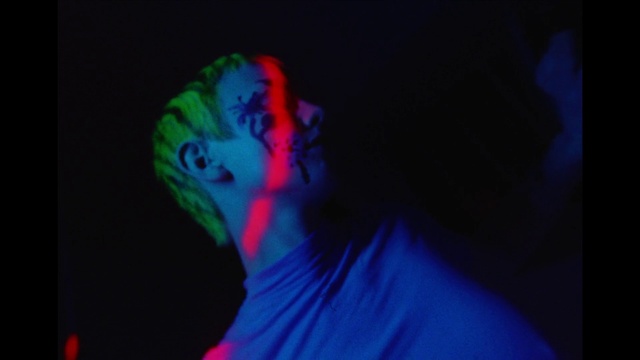 Video Reference: Blue, Light, Electric blue, Darkness, Visual effect lighting, Magenta, Neon, Performance, Photography, Performance art